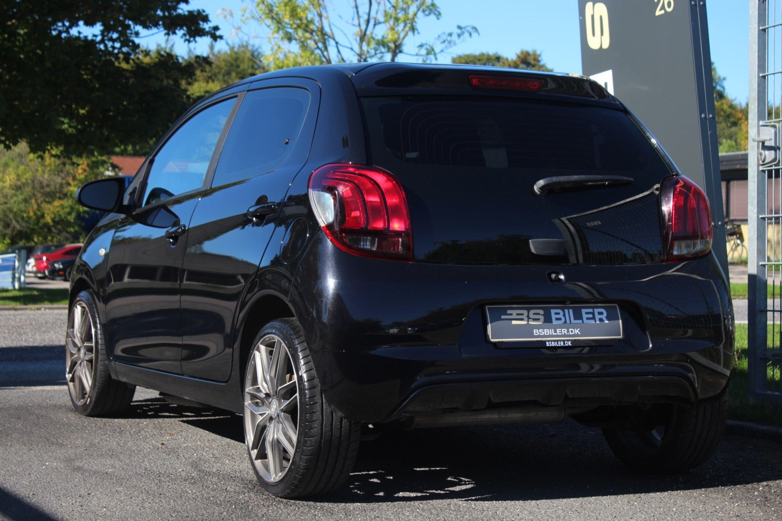 Sort Peugeot 108 fra 2018