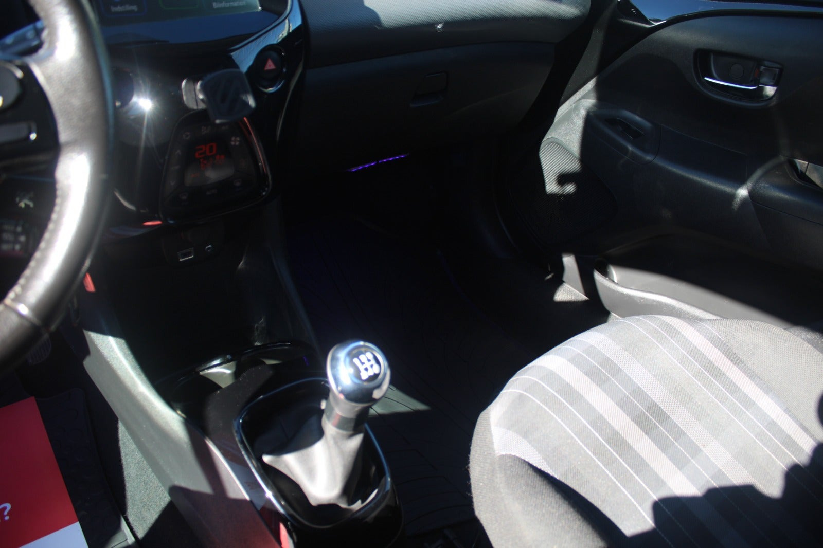 Sort Peugeot 108 fra 2018