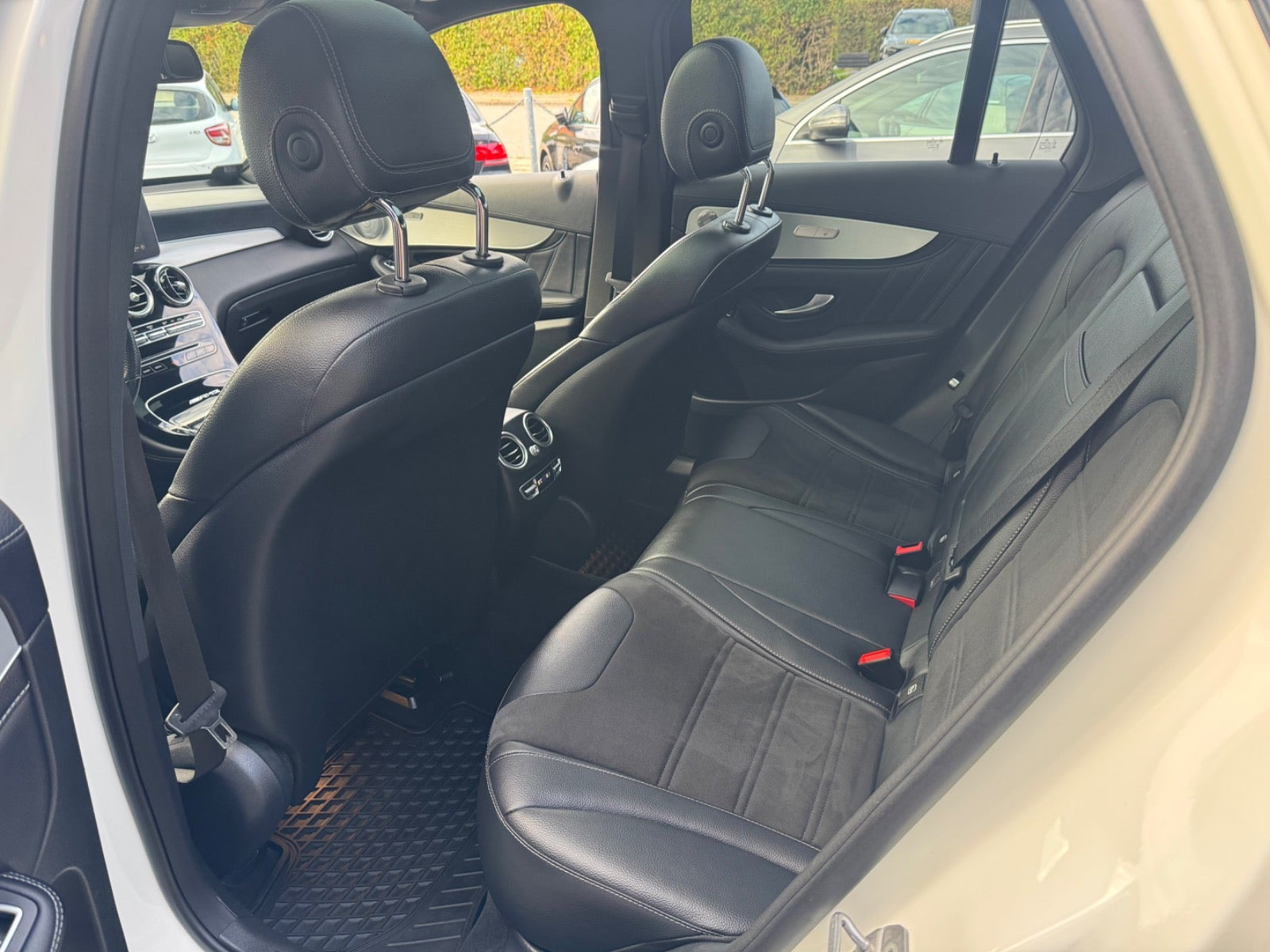 Hvid Mercedes GLC63 fra 2018