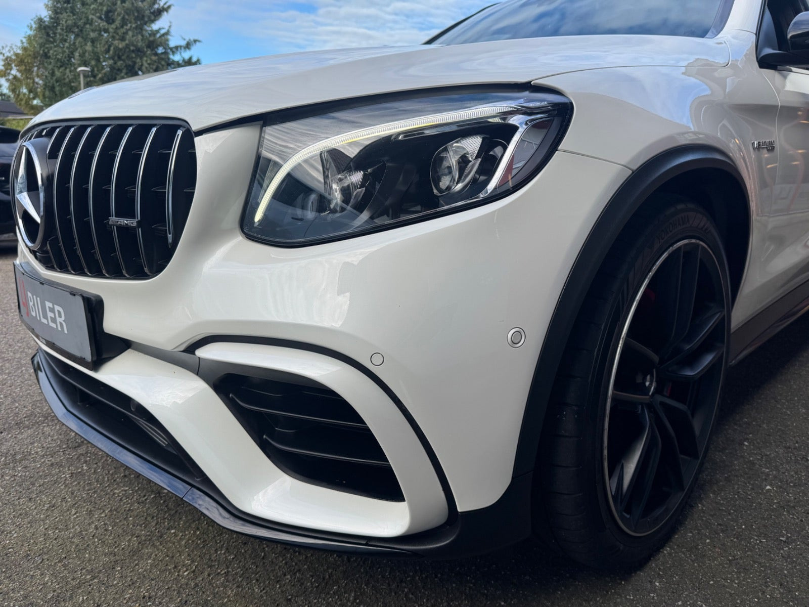 Hvid Mercedes GLC63 fra 2018