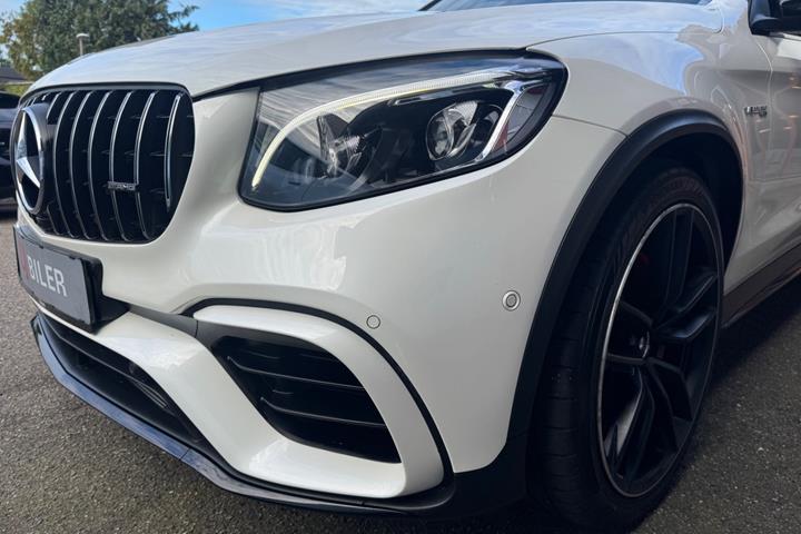 Hvid Mercedes GLC63 fra 2018