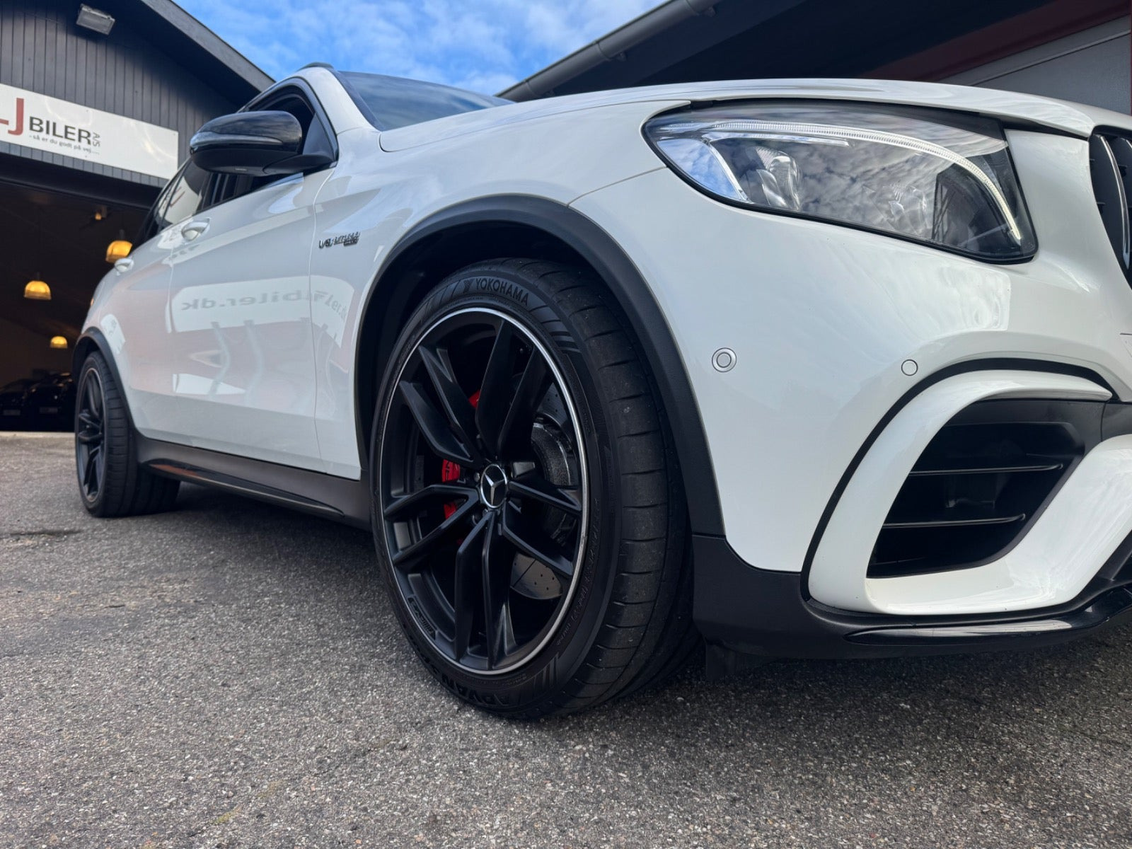 Hvid Mercedes GLC63 fra 2018