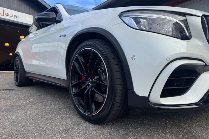 Hvid Mercedes GLC63 fra 2018