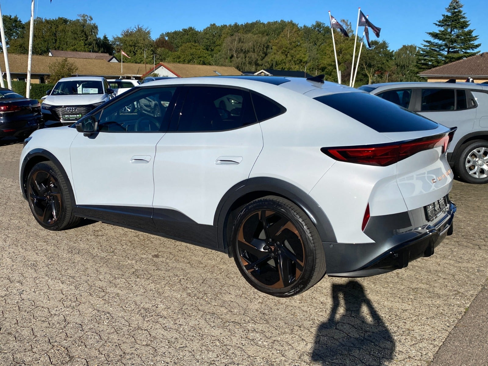 Hvid Cupra Tavascan fra 2026
