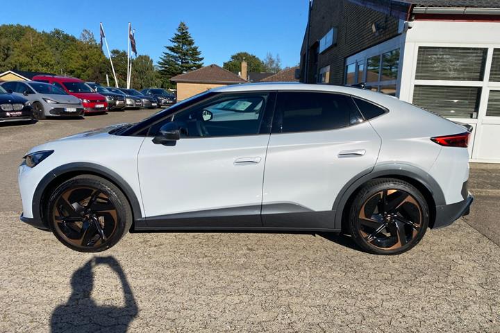 Hvid Cupra Tavascan fra 2026