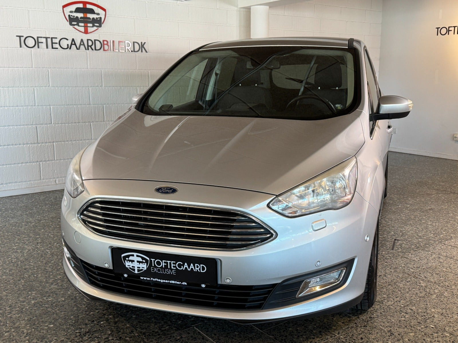 Sølv Ford C-MAX fra 2017