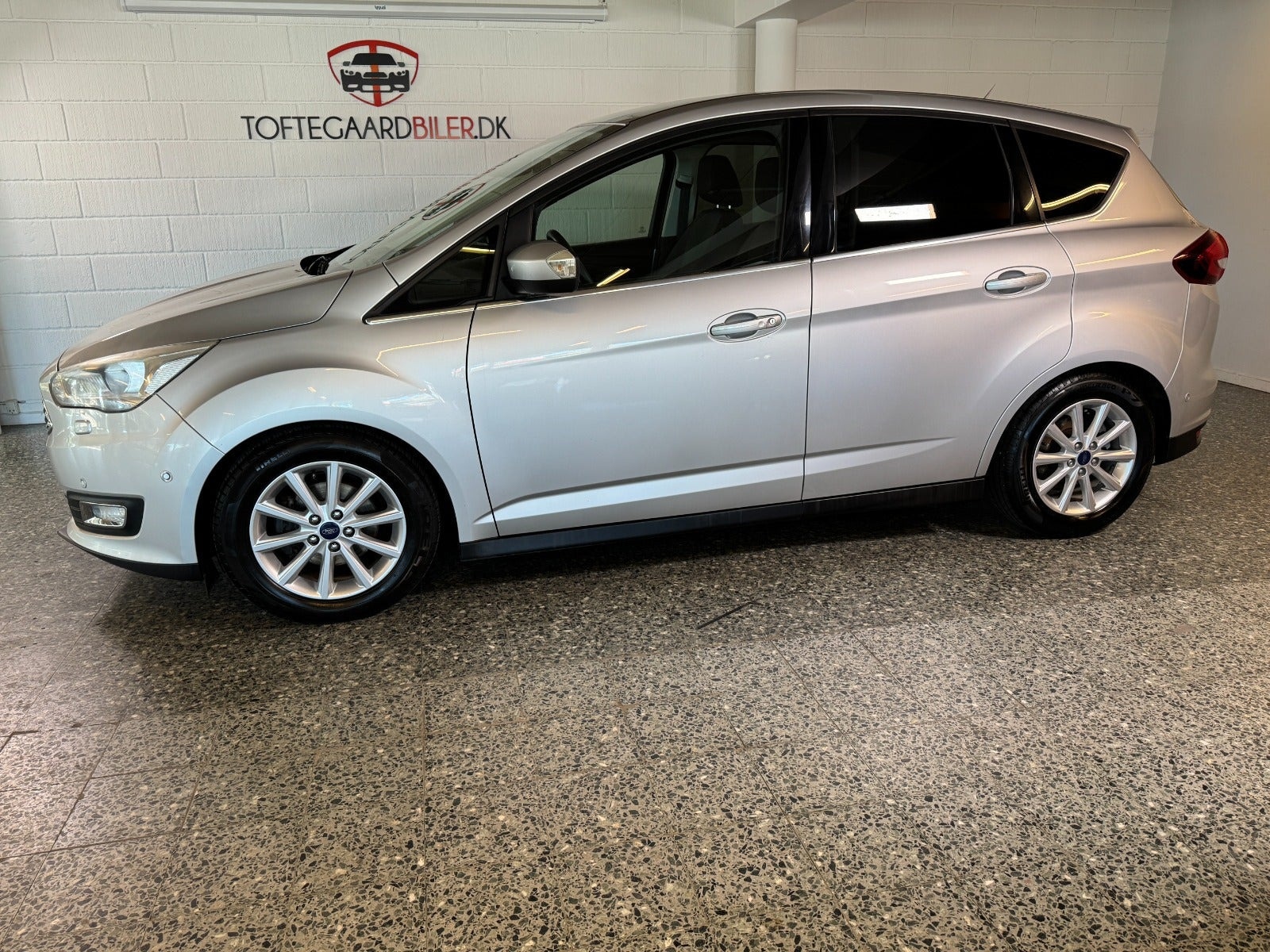 Sølv Ford C-MAX fra 2017