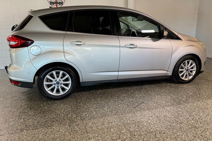 Sølv Ford C-MAX fra 2017