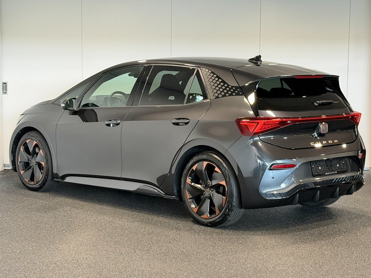Grå Cupra Born fra 2024
