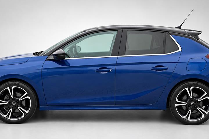 Blå Opel Corsa fra 2020