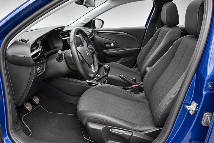 Blå Opel Corsa fra 2020