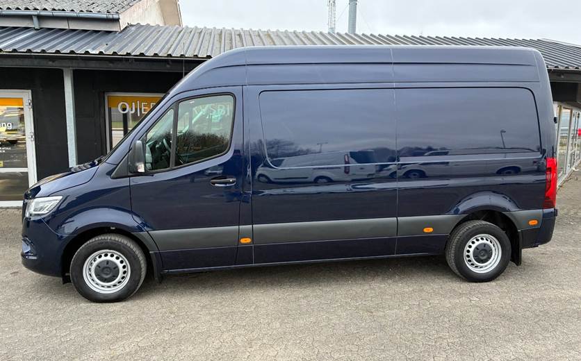 Mercedes Sprinter 215 2,0 CDi A2 Kassevogn aut. FWD