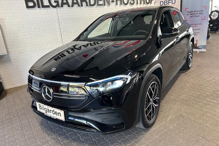 Sort Mercedes EQA250+ fra 2023 set udefra