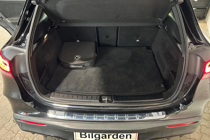 Sort Mercedes EQA250+ fra 2023