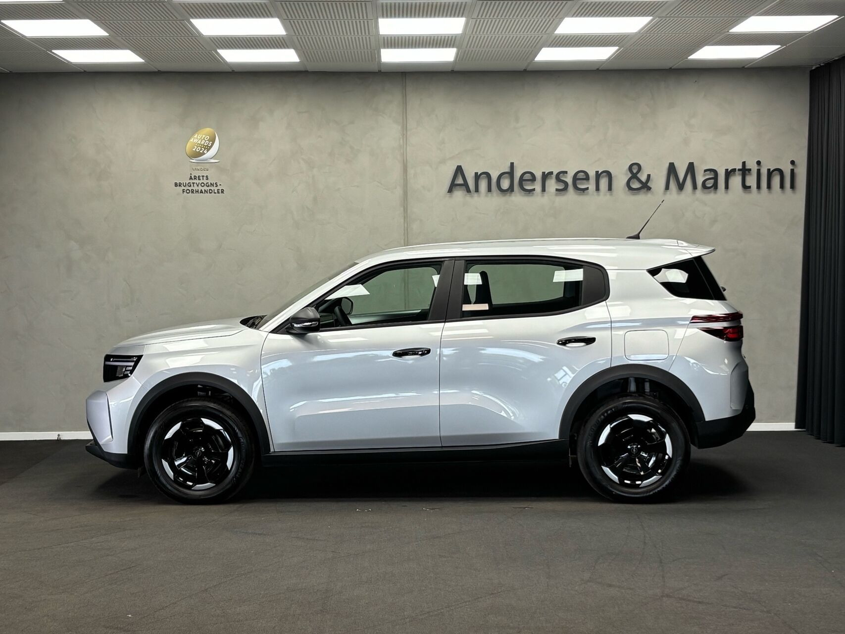 Grå Opel Frontera fra 2025
