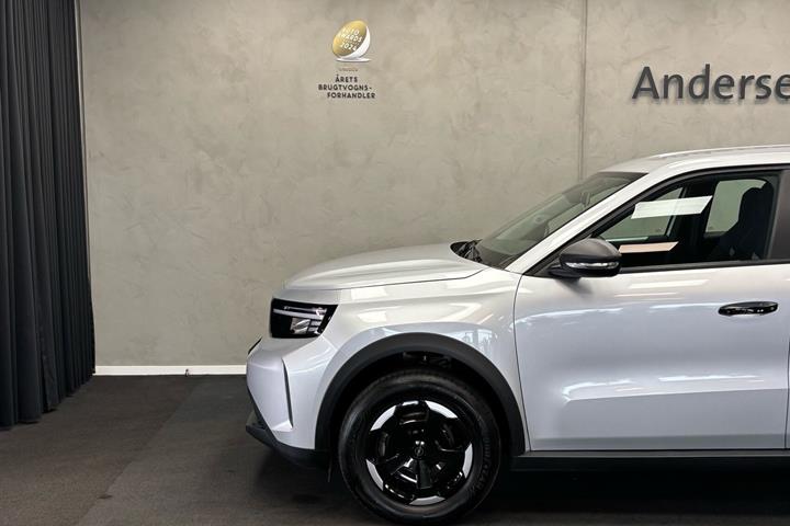 Grå Opel Frontera fra 2025