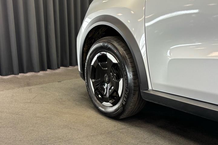 Grå Opel Frontera fra 2025