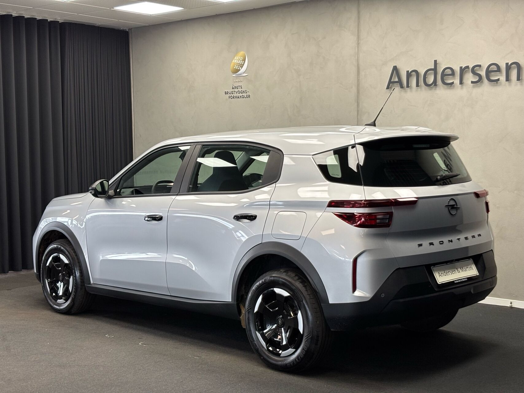 Grå Opel Frontera fra 2025