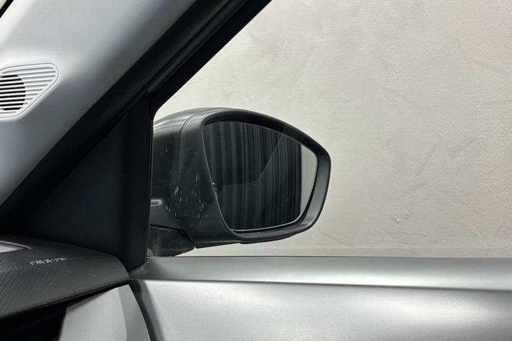 Grå Opel Frontera fra 2025