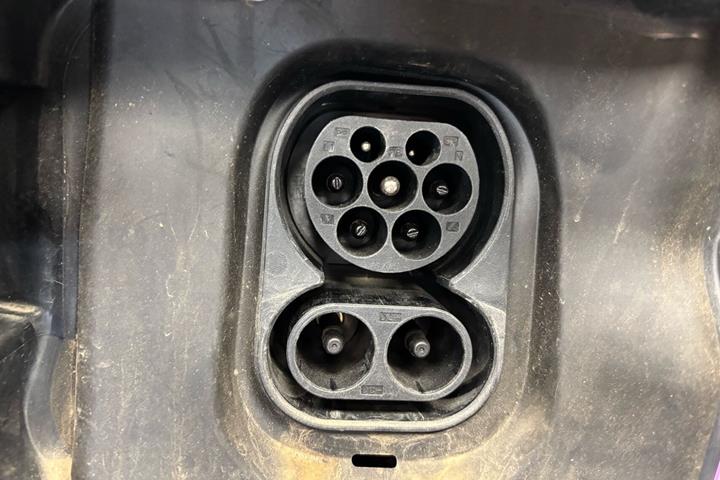 Grå Opel Frontera fra 2025