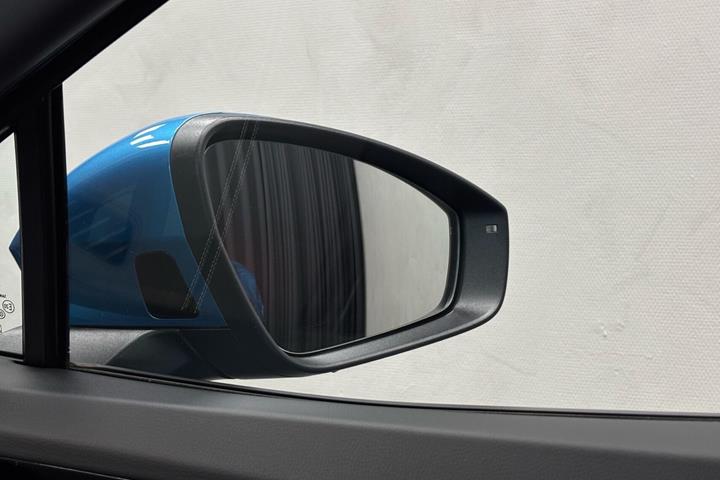 Blå VW ID.4 fra 2024