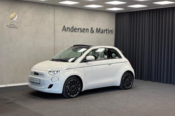 Hvid Fiat 500e fra 2023