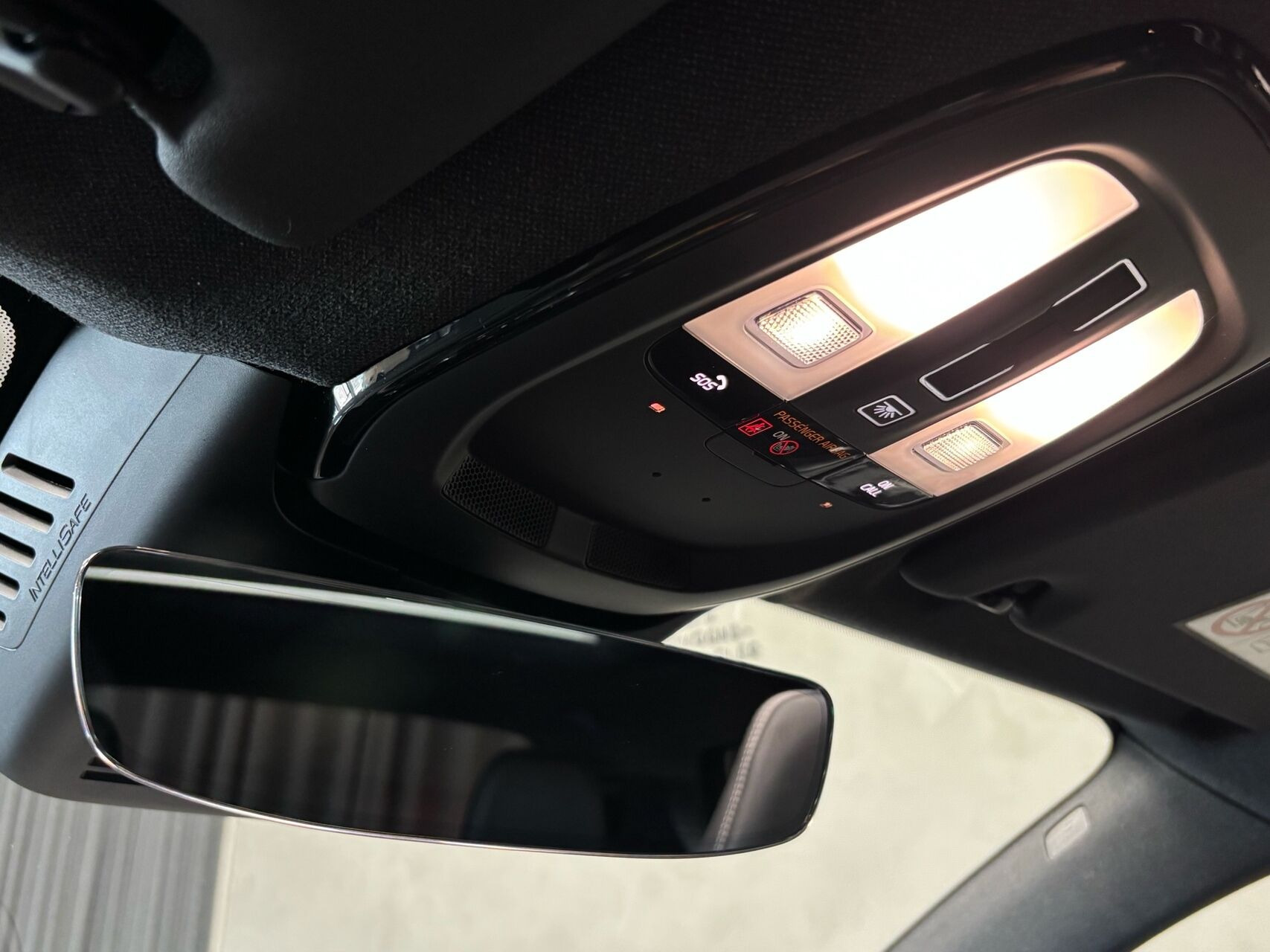 Sort Volvo XC40 fra 2021