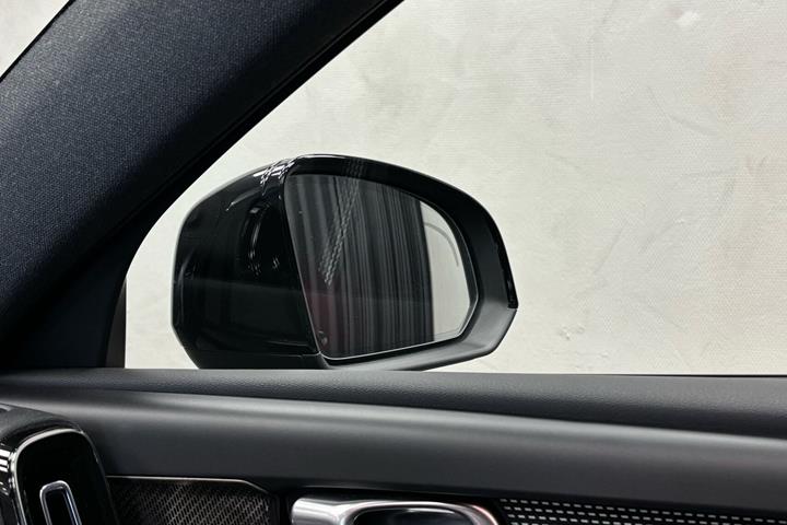 Sort Volvo XC40 fra 2021