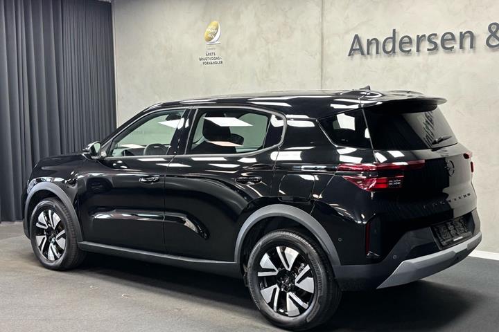 Sort Opel Frontera fra 2025