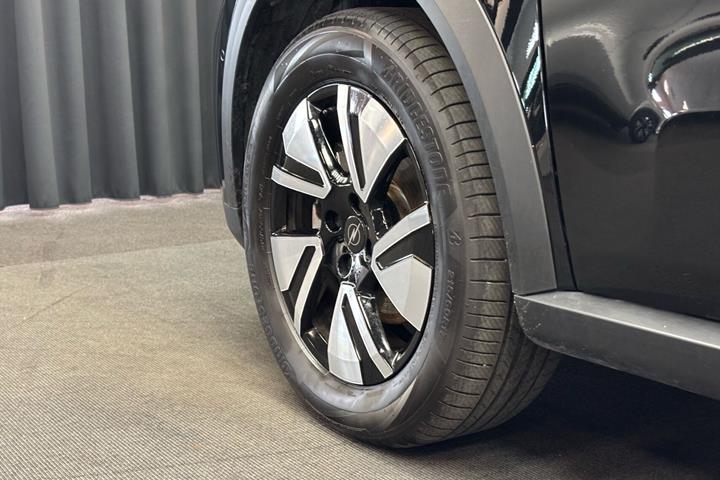 Sort Opel Frontera fra 2025