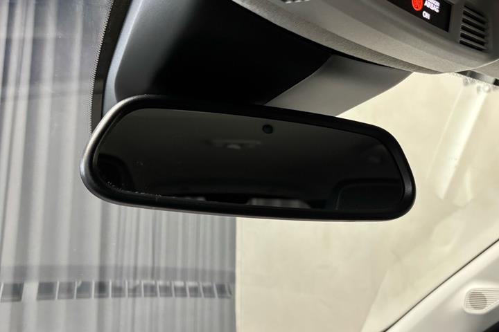 Sort Opel Frontera fra 2025