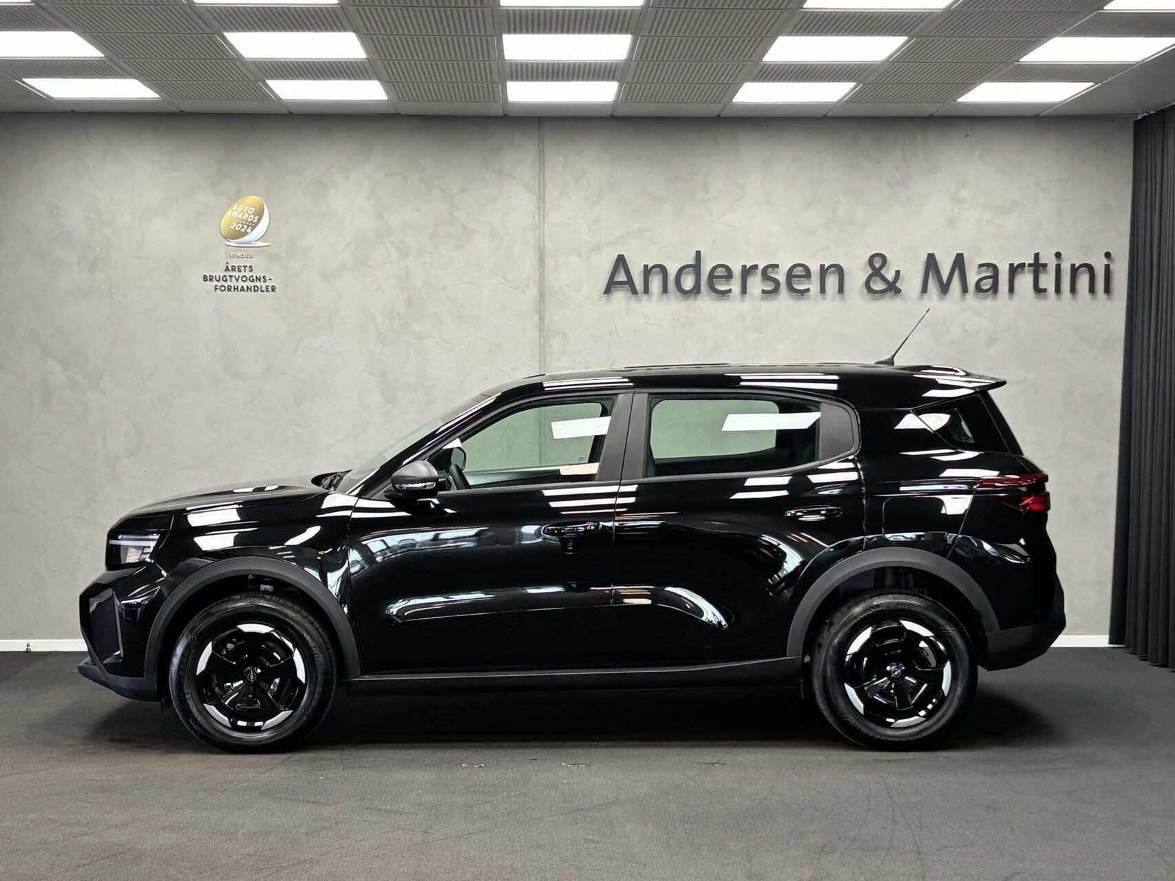 Sort Opel Frontera fra 2025