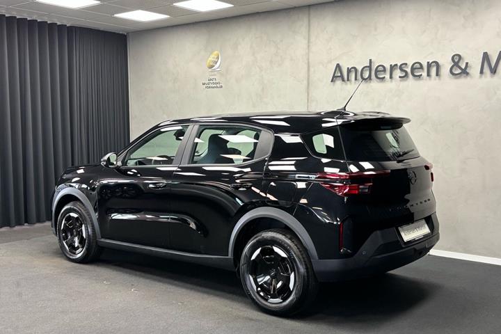 Sort Opel Frontera fra 2025