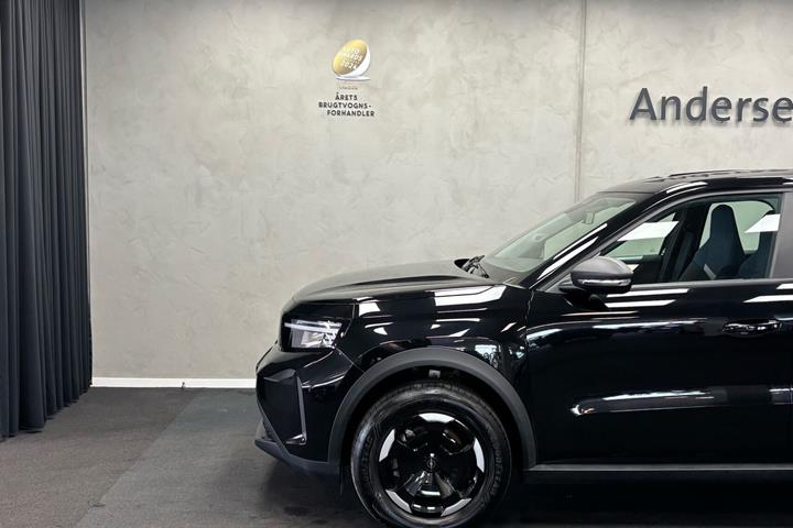 Sort Opel Frontera fra 2025