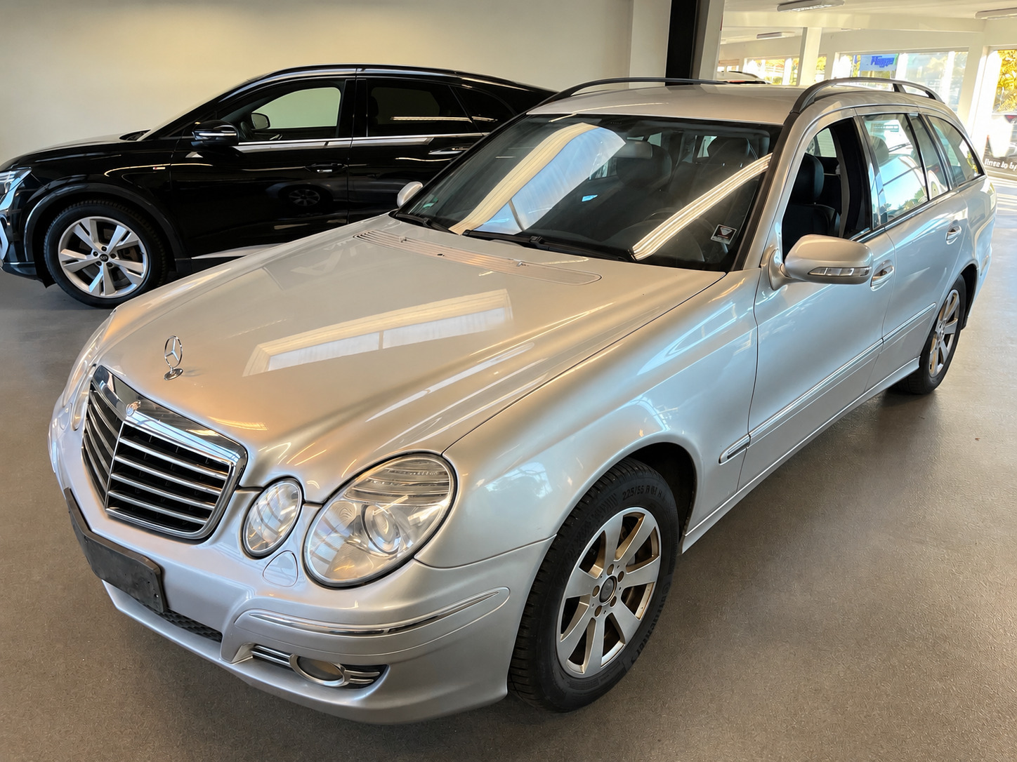 Sølv Mercedes E320 fra 2007