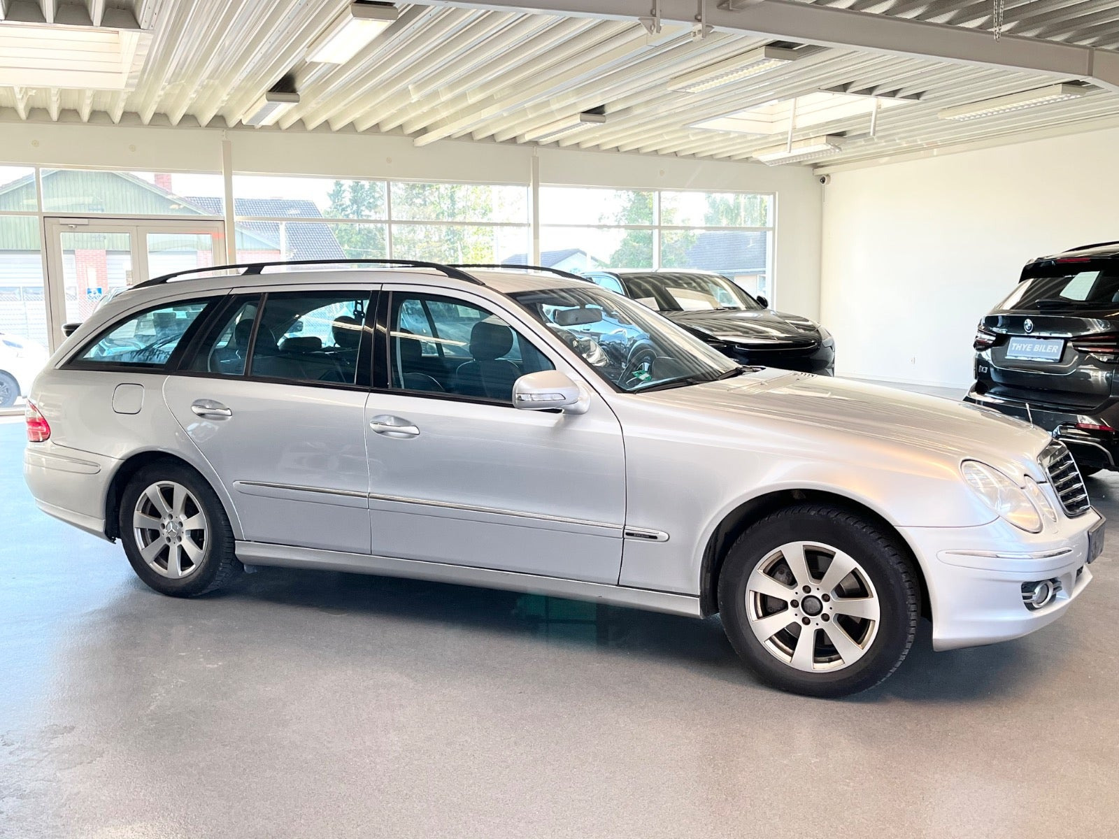 Sølv Mercedes E320 fra 2007