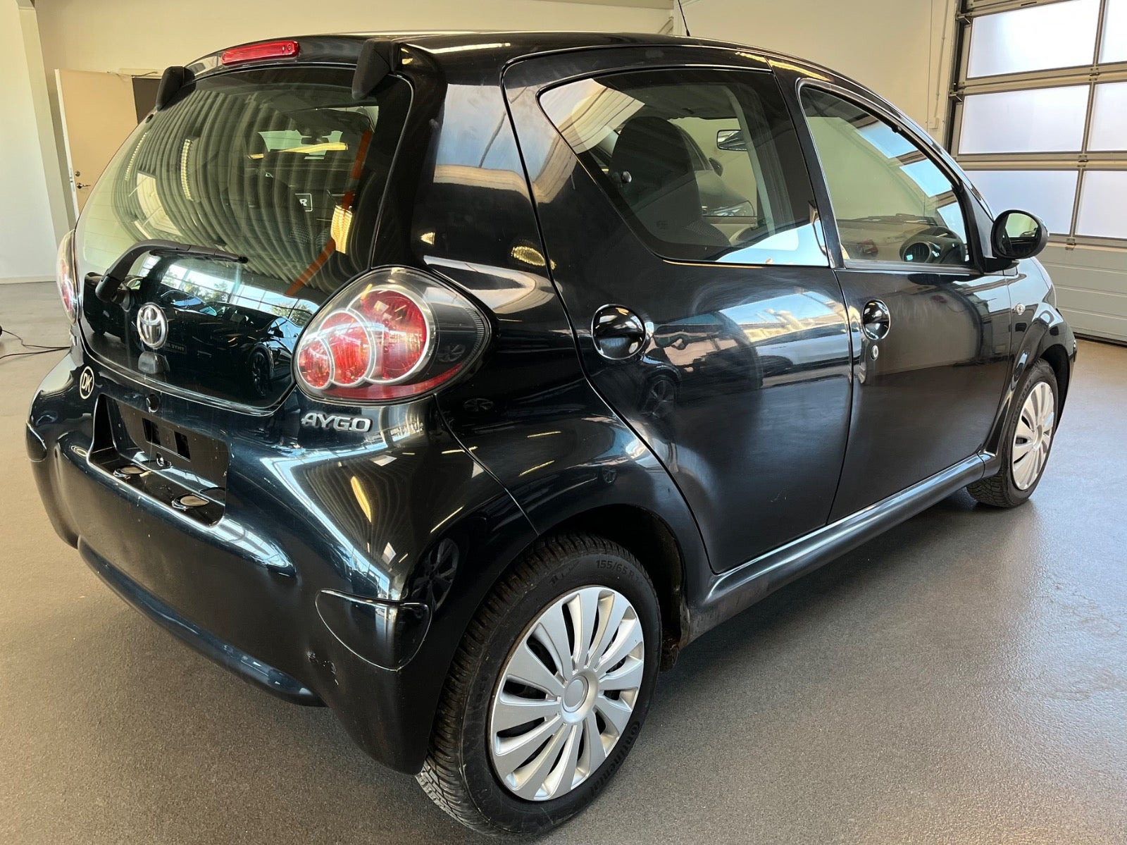Sort Toyota Aygo fra 2011