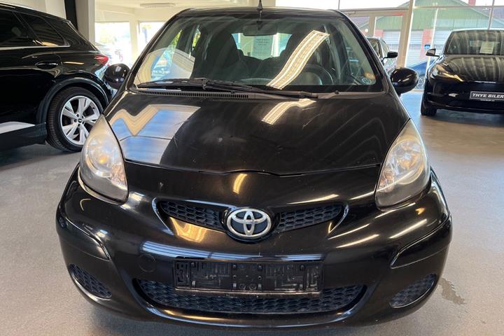 Sort Toyota Aygo fra 2011