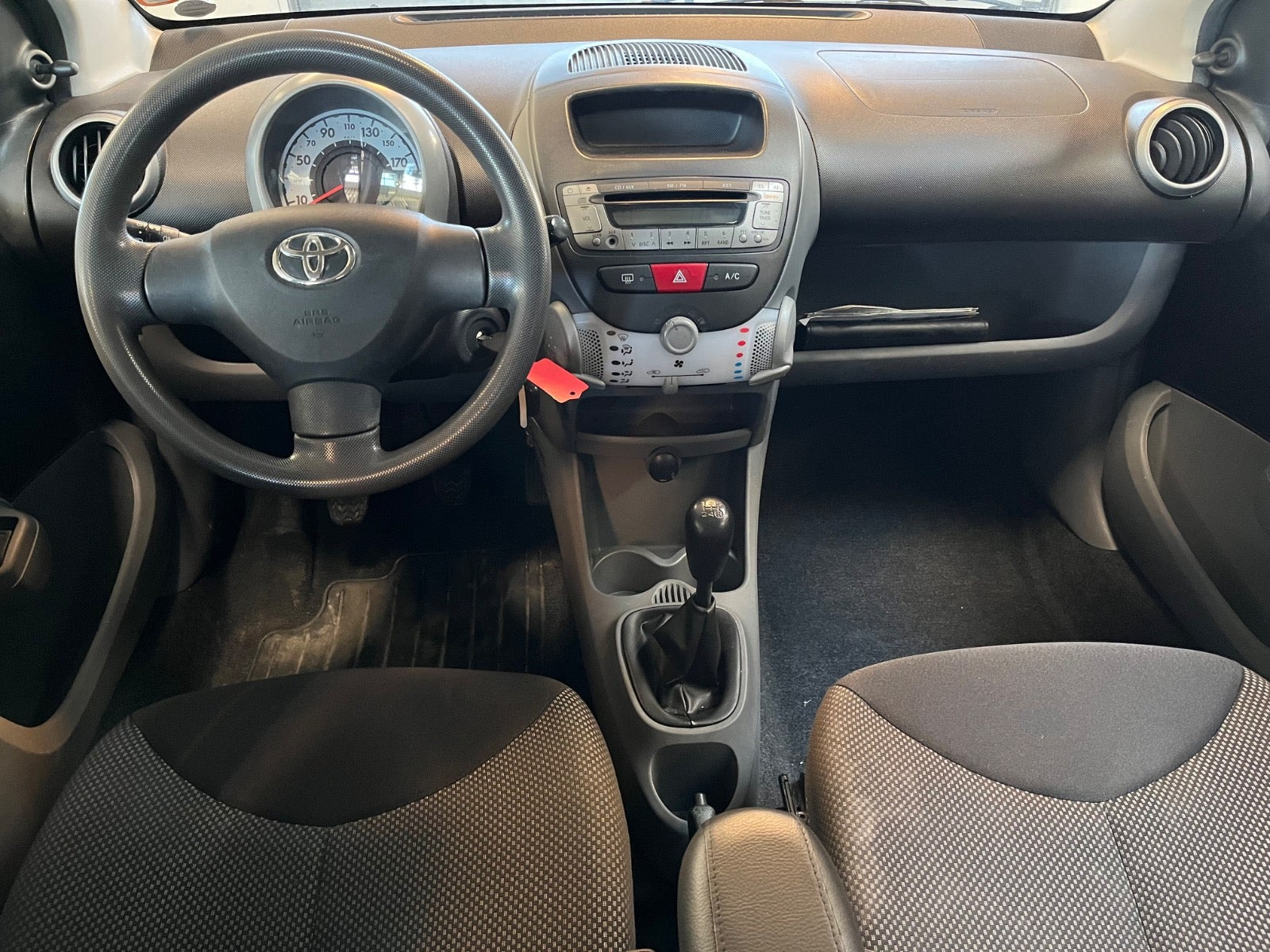 Sort Toyota Aygo fra 2011