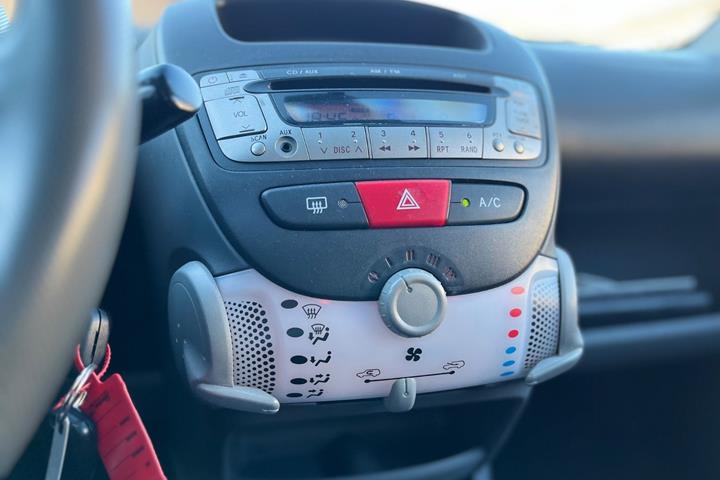 Sort Toyota Aygo fra 2011