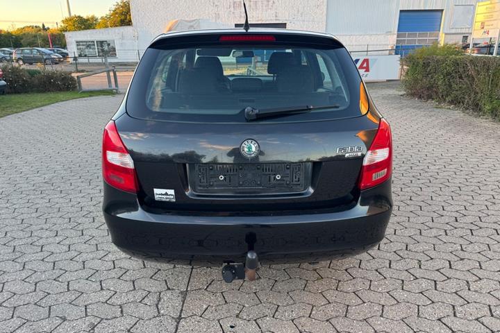 Rød Skoda Fabia fra 2008