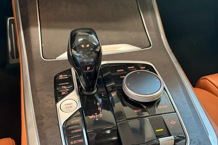 undefined BMW X5 fra 2021