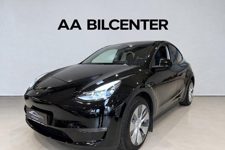 undefined Tesla Model Y fra 2023 set udefra
