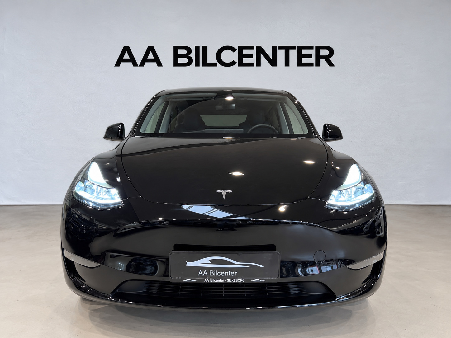 undefined Tesla Model Y fra 2023