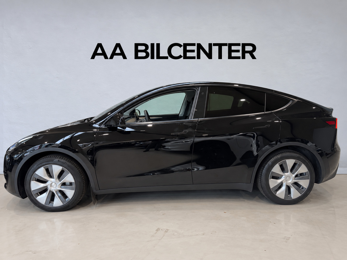 undefined Tesla Model Y fra 2023