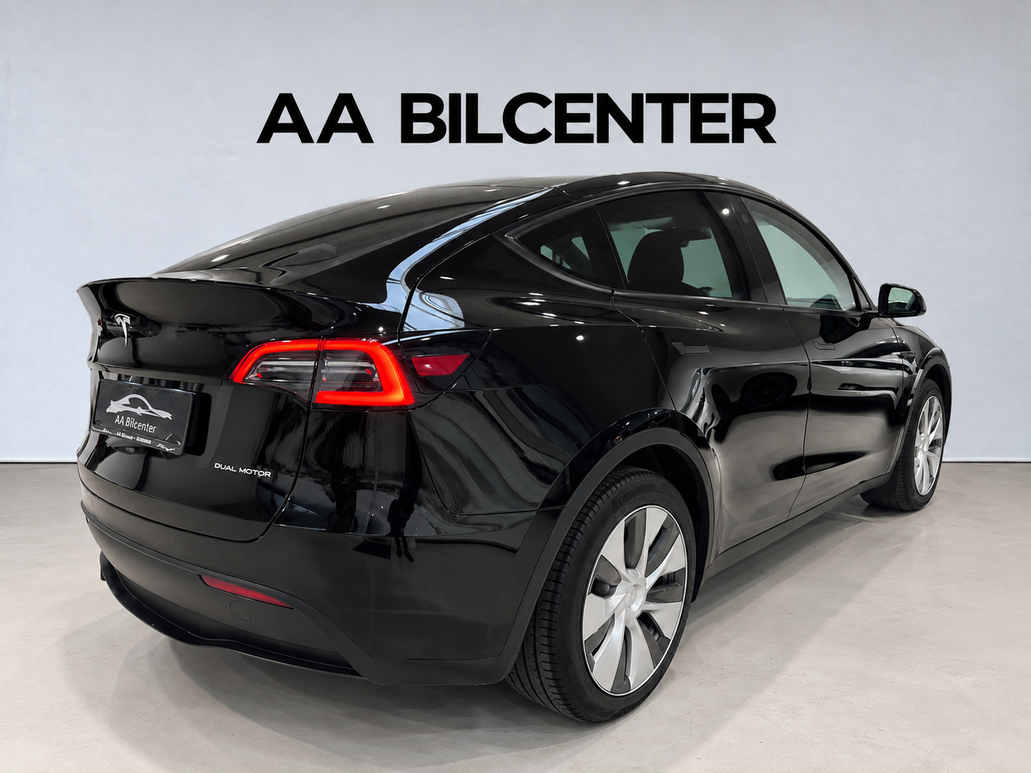undefined Tesla Model Y fra 2023