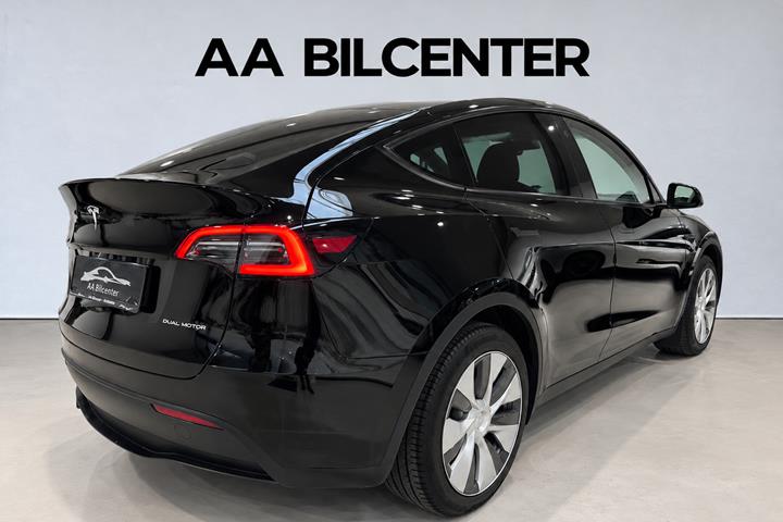 undefined Tesla Model Y fra 2023