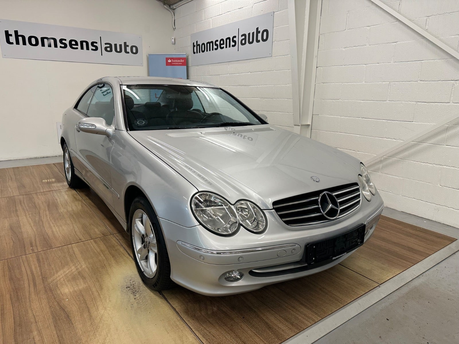 Sølv Mercedes CLK240 fra 2002