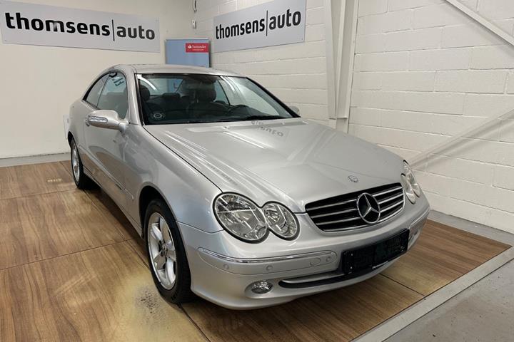 Sølv Mercedes CLK240 fra 2002