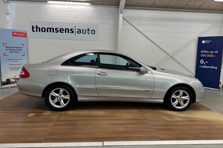 Sølv Mercedes CLK240 fra 2002